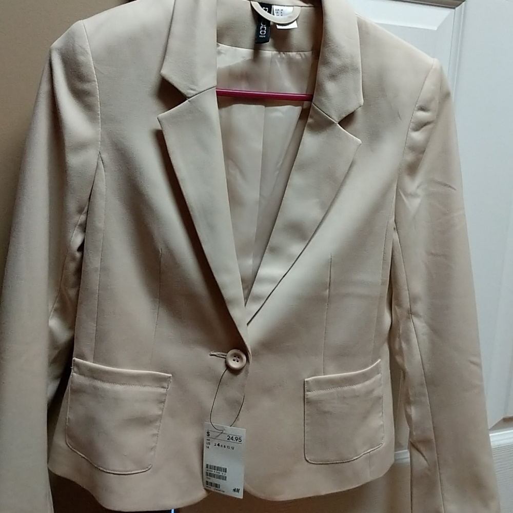 Blazer - Picture 3 of 3